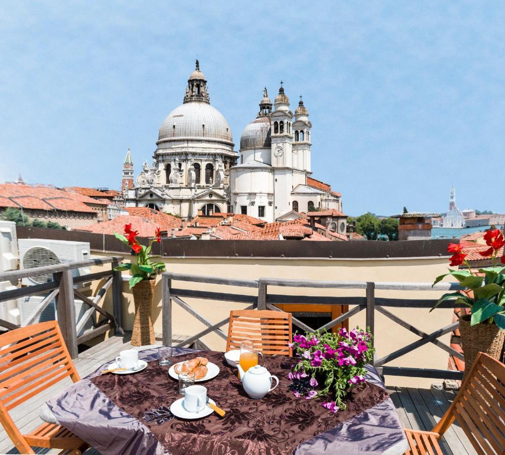 Dorsoduro Charme Apartments By Wonderful Italy Venedig Exteriör bild