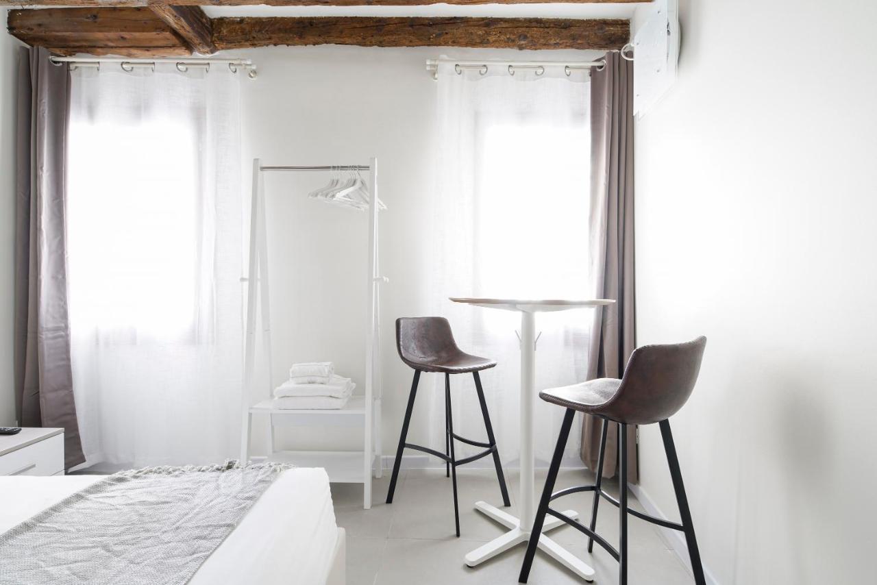 Dorsoduro Charme Apartments By Wonderful Italy Venedig Exteriör bild