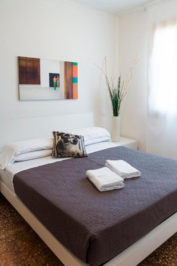 Dorsoduro Charme Apartments By Wonderful Italy Venedig Exteriör bild