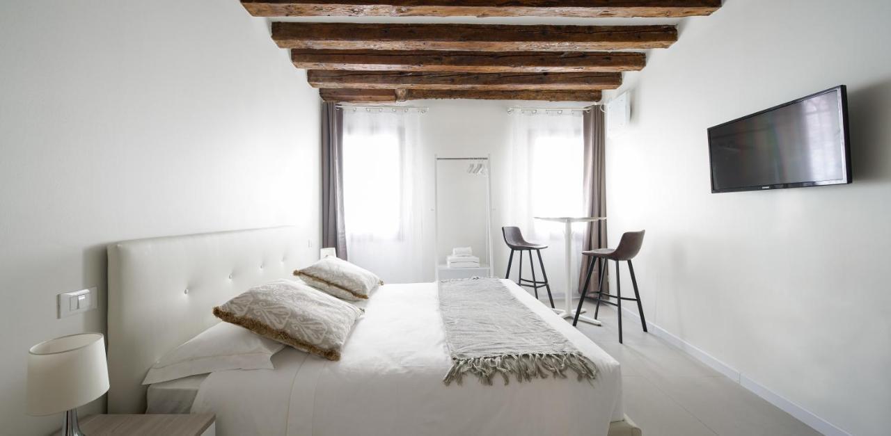 Dorsoduro Charme Apartments By Wonderful Italy Venedig Exteriör bild